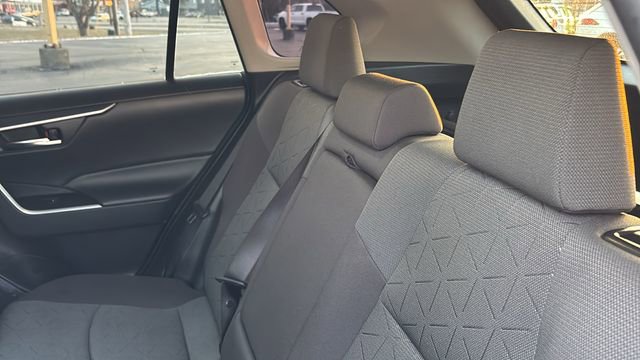 Used 2022 Toyota RAV4 XLE image 29