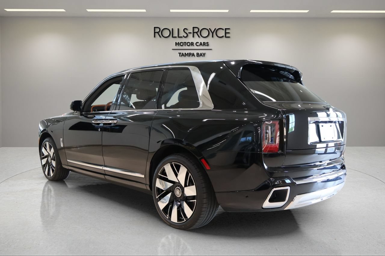 New 2026 Rolls-Royce Cullinan AWD/4WD image 3