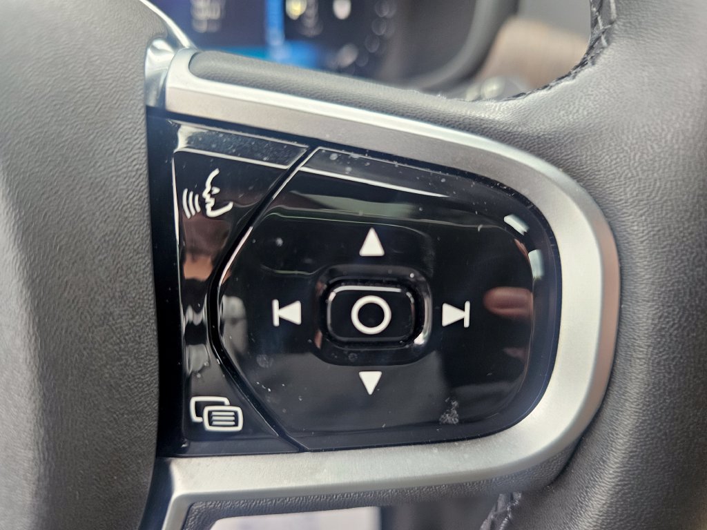 Used 2025 Volvo V90 B6 Cross Country Ultra AWD/4WD image 19