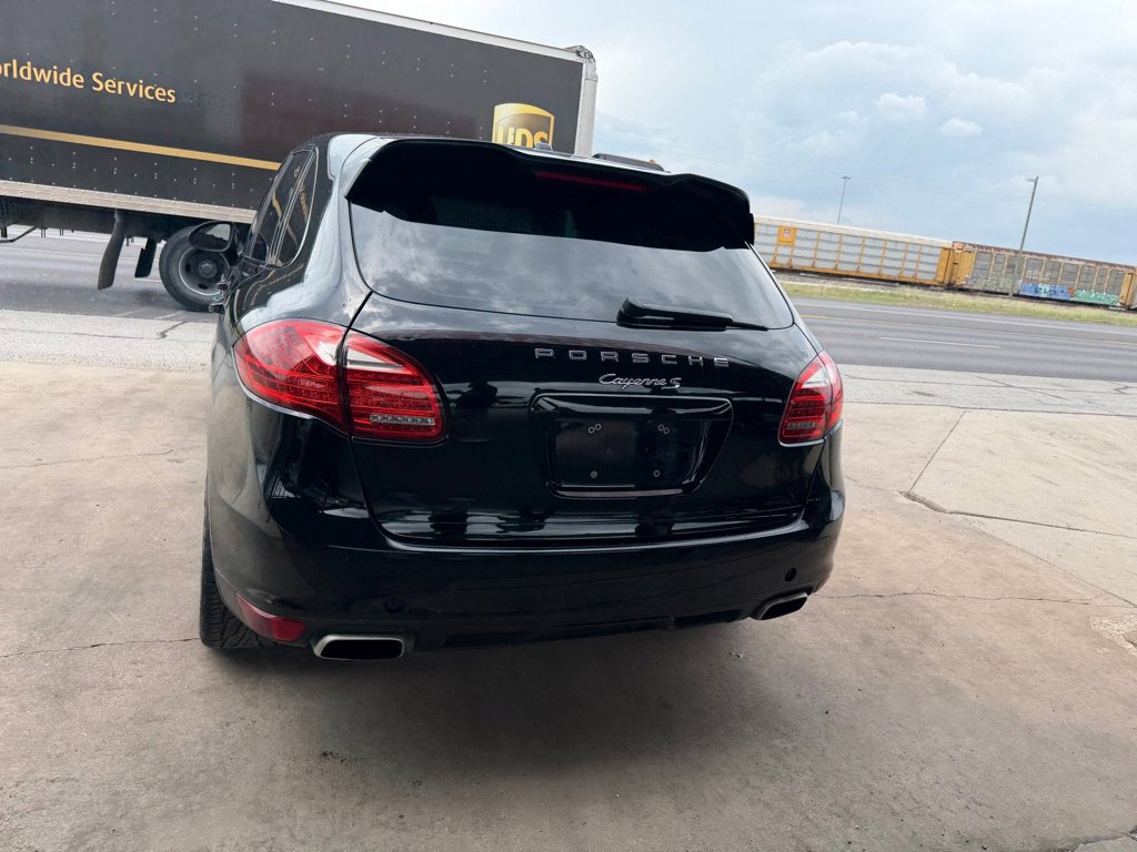 Used 2014 Porsche Cayenne S AWD/4WD image 27