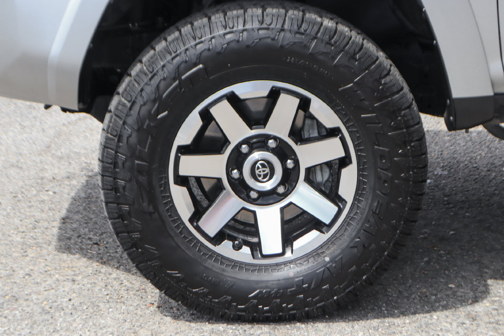 Used 2020 Toyota 4Runner TRD Off-Road AWD/4WD image 43