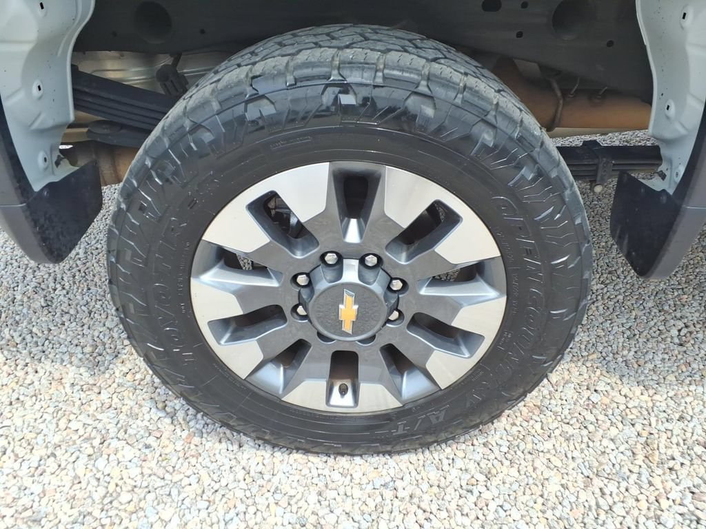 Used 2022 Chevrolet Silverado 2500 Custom w/ Custom Value Package AWD/4WD image 13