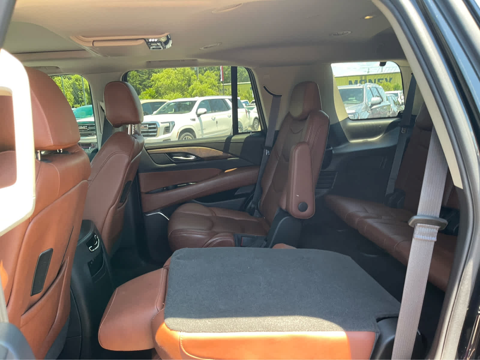Used 2017 Cadillac Escalade Premium Luxury AWD/4WD image 15