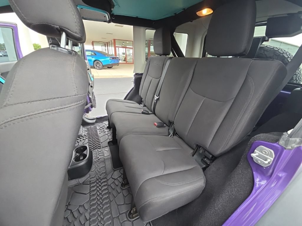 Used 2018 Jeep Wrangler Unlimited Sport w/ Connectivity Group AWD/4WD image 29