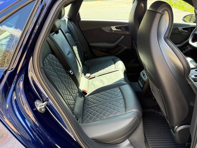 Used 2019 Audi S4 Premium Plus w/ Premium Plus Package image 18