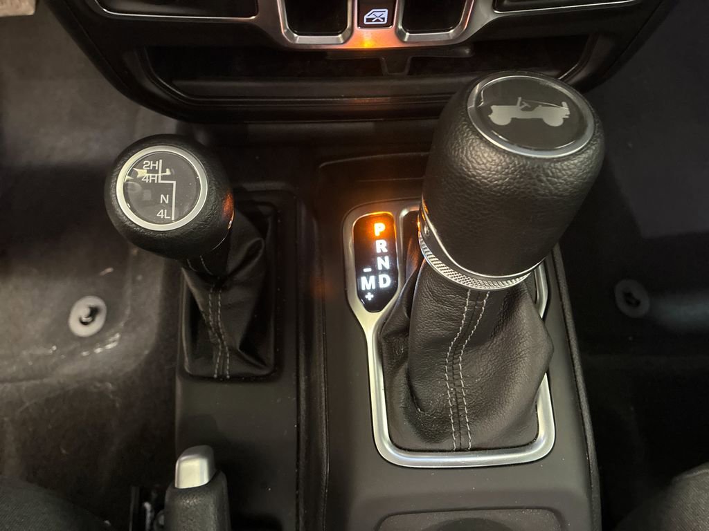 Used 2025 Jeep Wrangler Sport S AWD/4WD image 21