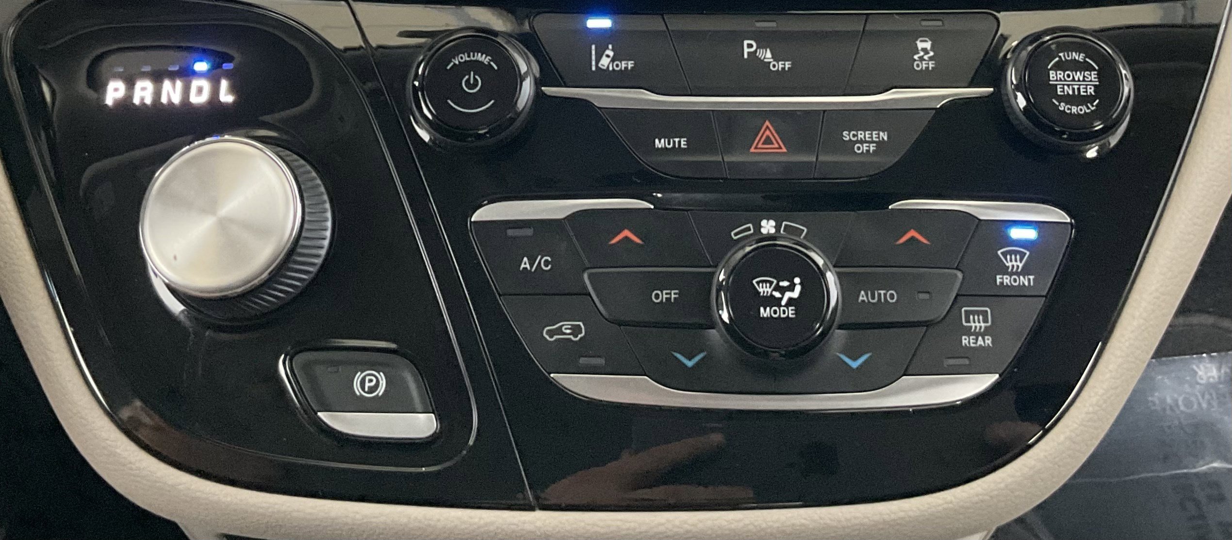 Used 2022 Chrysler Pacifica Touring-L FWD image 18