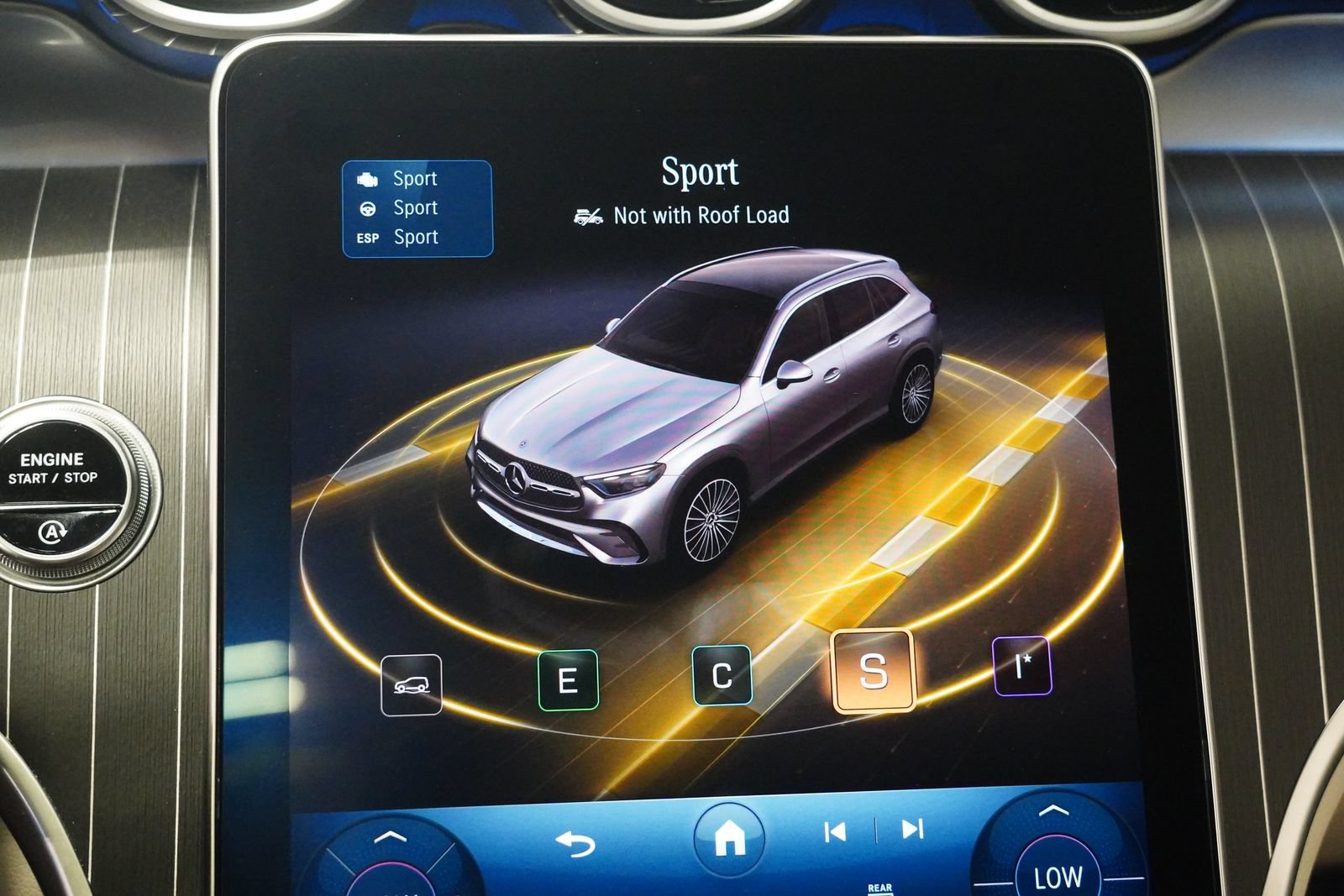 Used 2024 Mercedes-Benz GLC 300 4MATIC image 23
