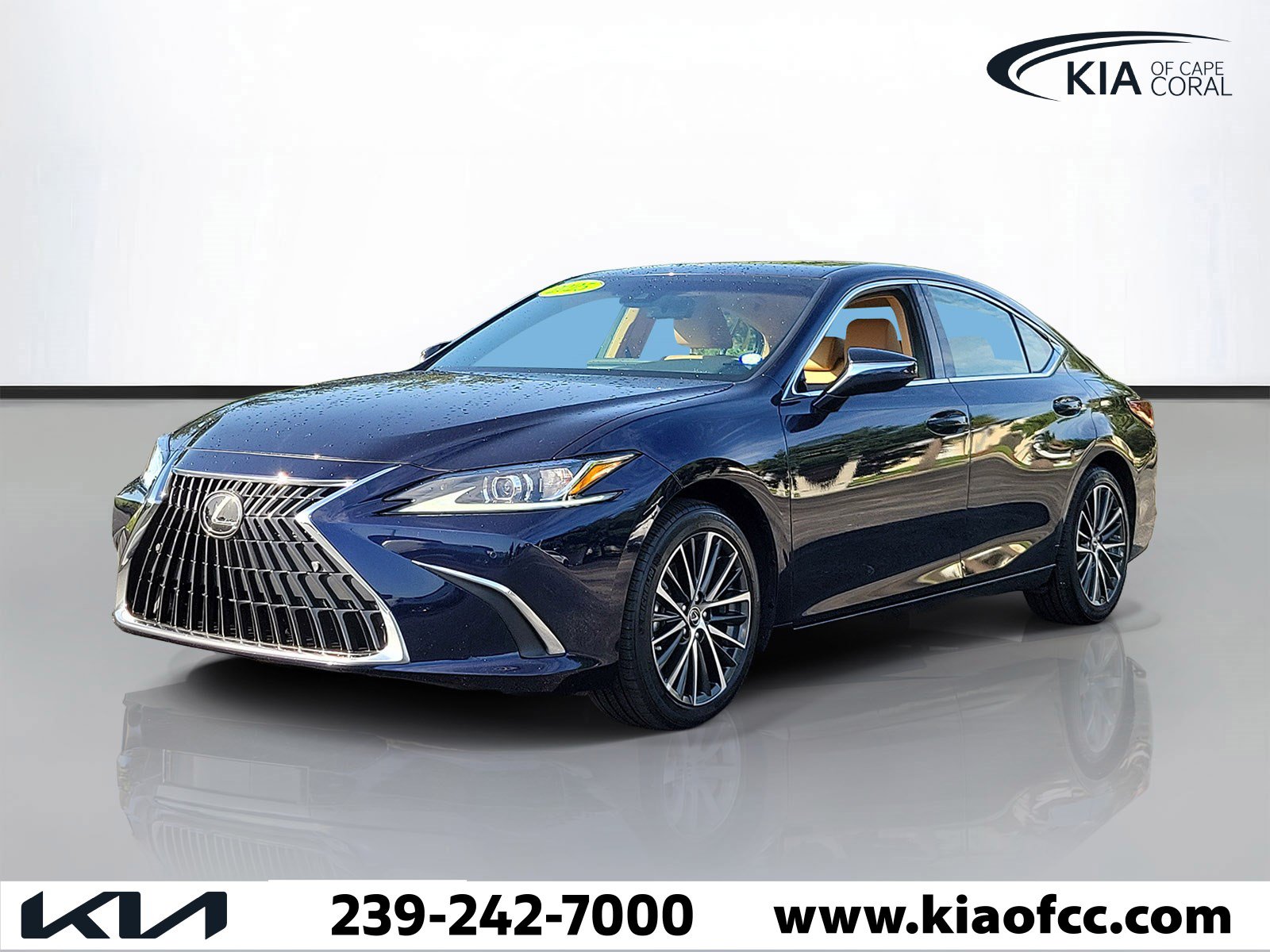 Used 2025 Lexus ES 350 w/ Premium Package FWD image 3