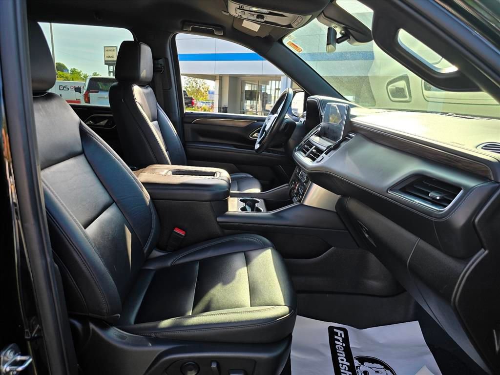 Used 2021 Chevrolet Suburban LT RWD image 15
