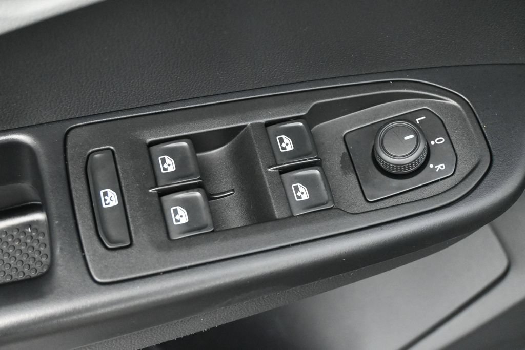 Used 2022 Volkswagen Taos S w/ IQ Drive S Package FWD image 4