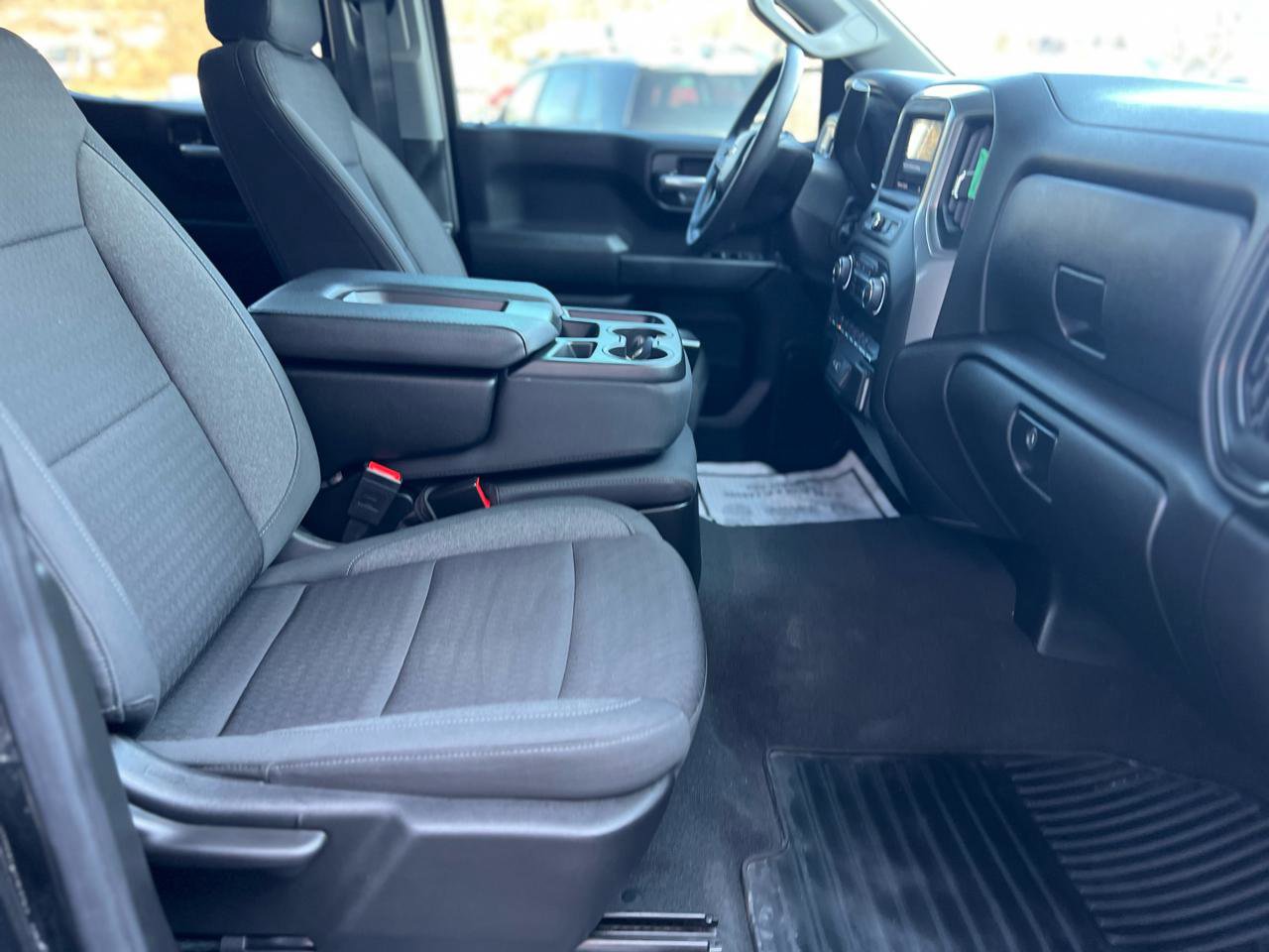 Used 2024 Chevrolet Silverado 1500 Custom image 17