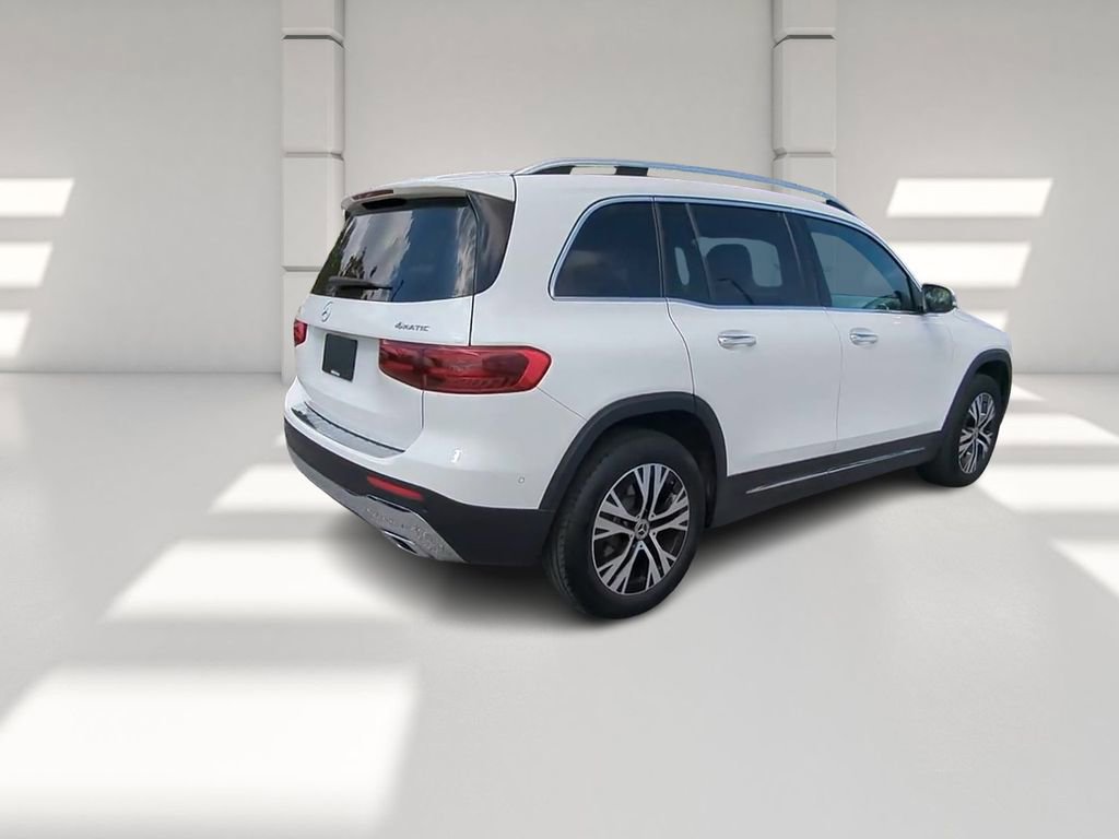 Used 2025 Mercedes-Benz GLB 250 4MATIC image 4
