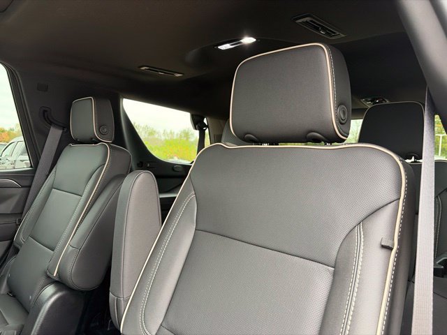 Used 2024 GMC Yukon SLT w/ SLT Premium Package AWD/4WD image 37