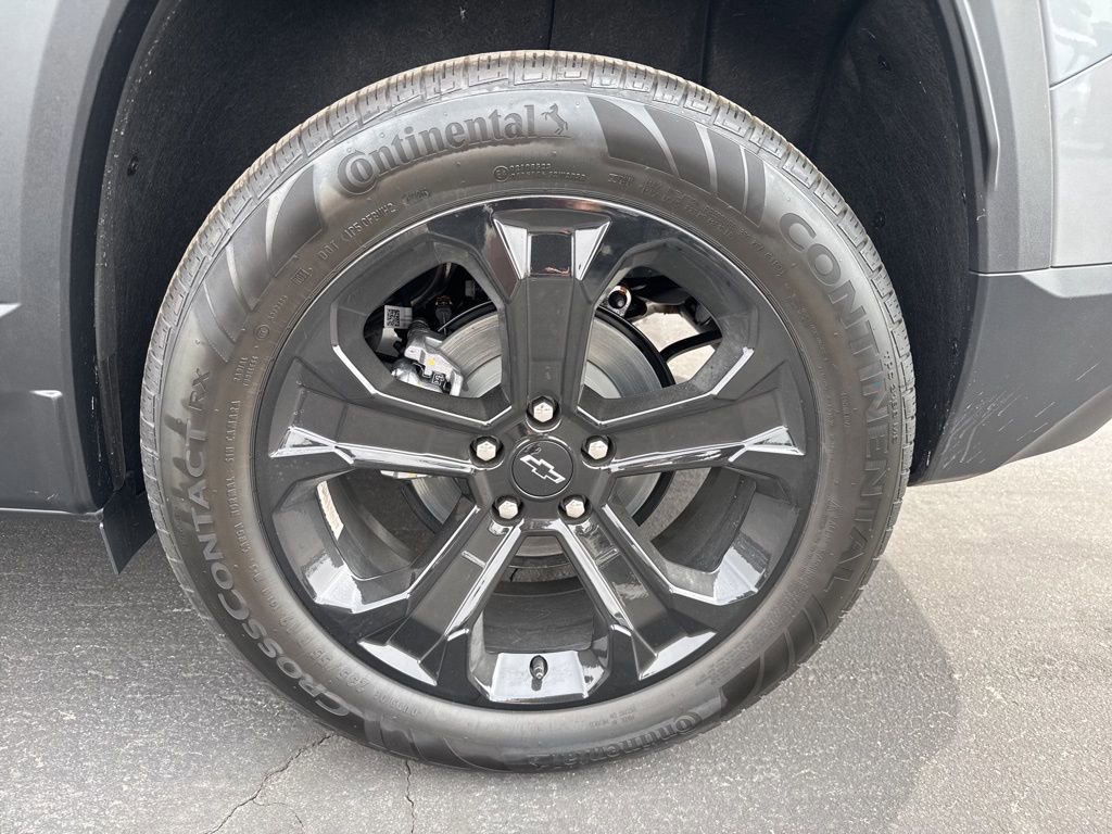 New 2026 Chevrolet Equinox LT w/ Convenience Package II FWD image 9