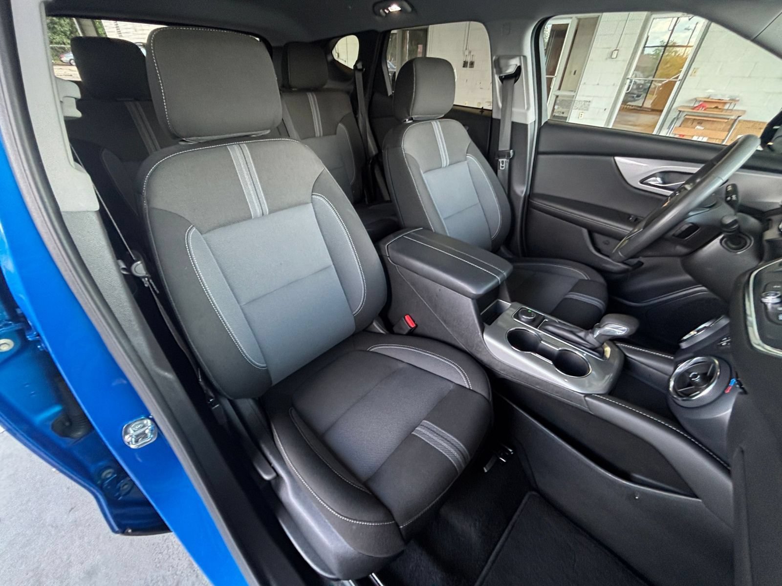 Used 2025 Chevrolet Blazer LT FWD image 36