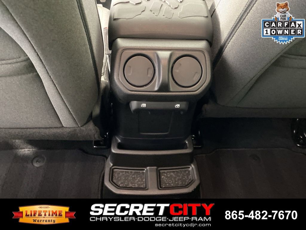 Used 2024 Jeep Wrangler Unlimited AWD/4WD image 26