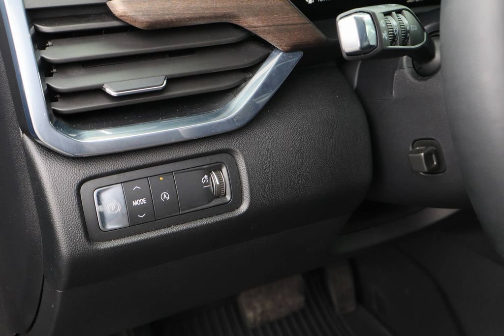 Certified 2026 GMC Acadia Denali Ultimate w/ LPO, Floor Liner Package image 13