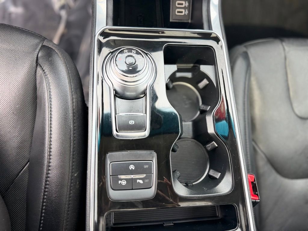 Used 2020 Ford Edge Titanium w/ Equipment Group 301A AWD/4WD image 14
