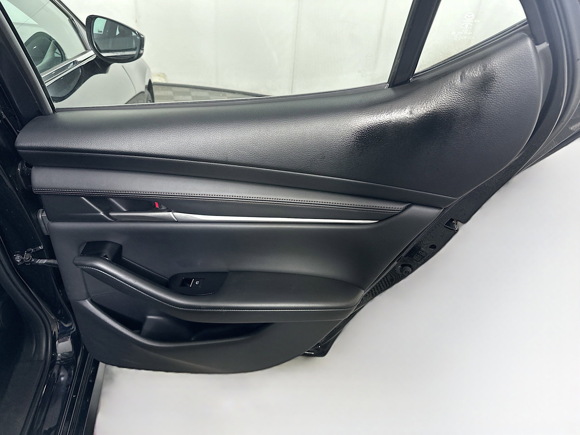 Used 2024 MAZDA MAZDA3 s image 28