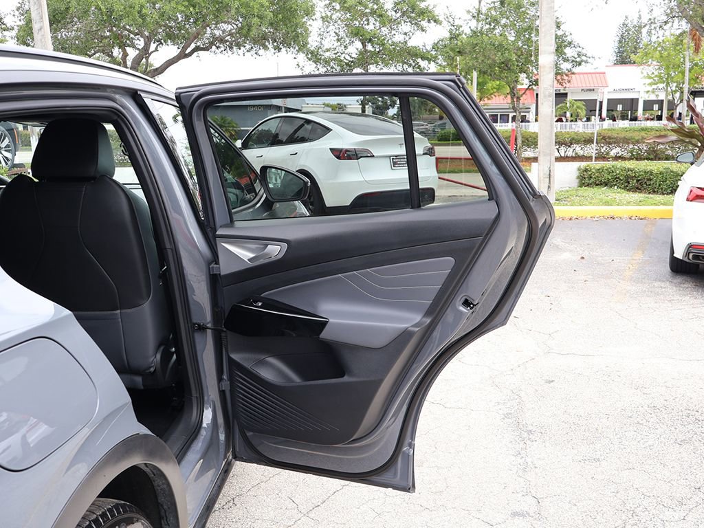 Used 2023 Volkswagen ID.4 S image 30