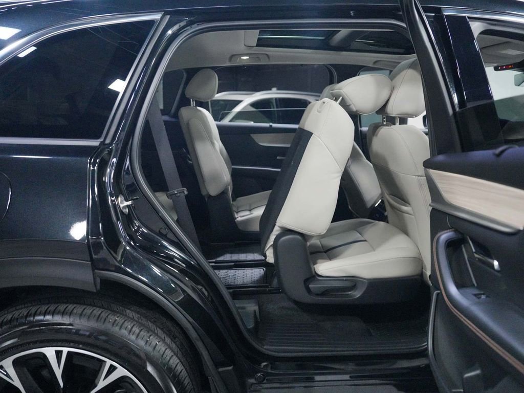 Used 2024 MAZDA CX-90 Plug-In Hybrid w/ Premium Pkg AWD/4WD image 37