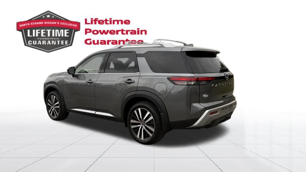 Certified 2025 Nissan Pathfinder Platinum w/ Cargo Package image 3