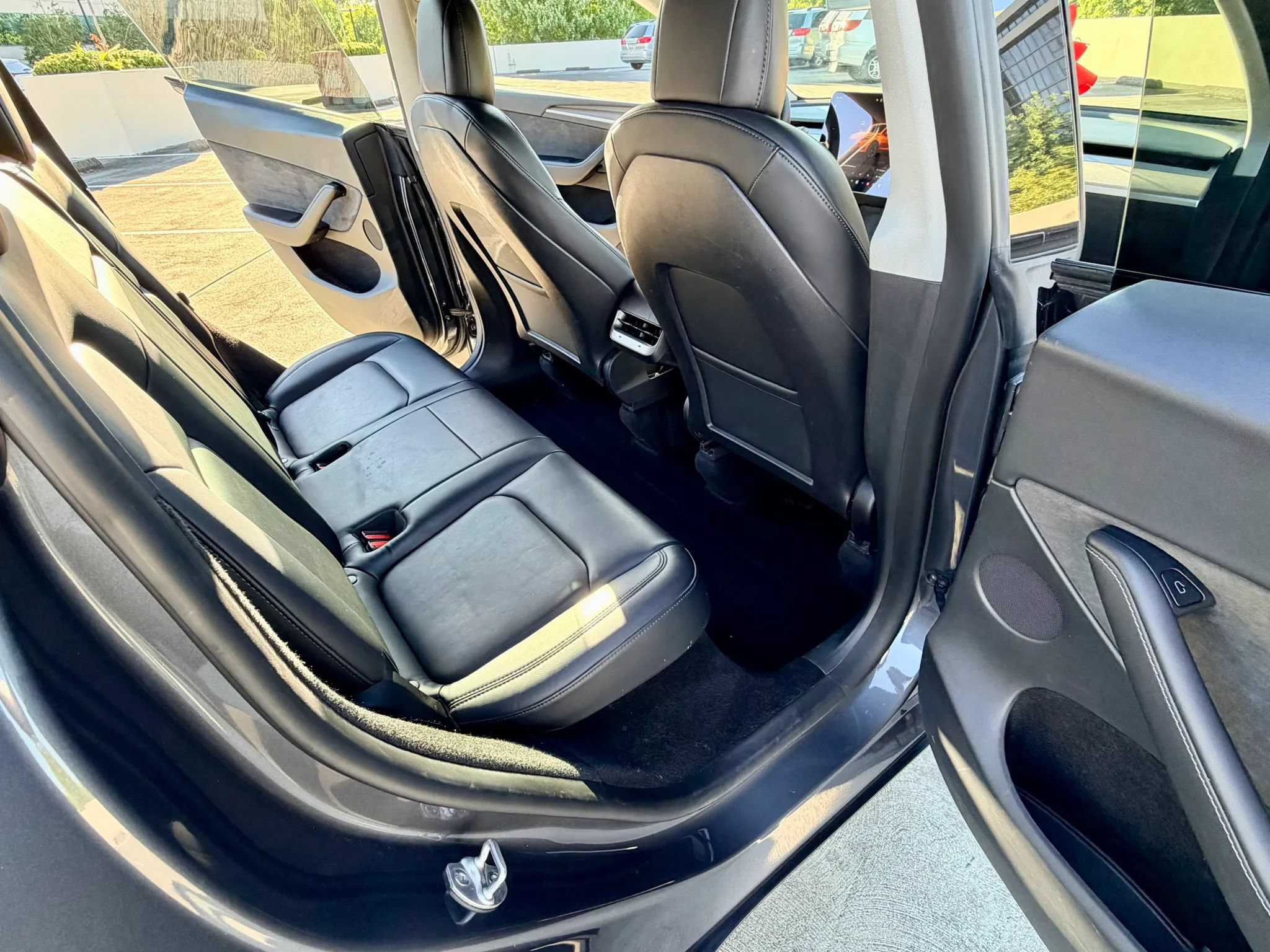 Used 2023 Tesla Model Y Long Range AWD/4WD image 24