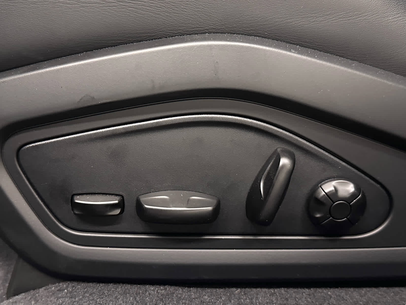 Used 2021 Porsche Taycan Turbo image 12