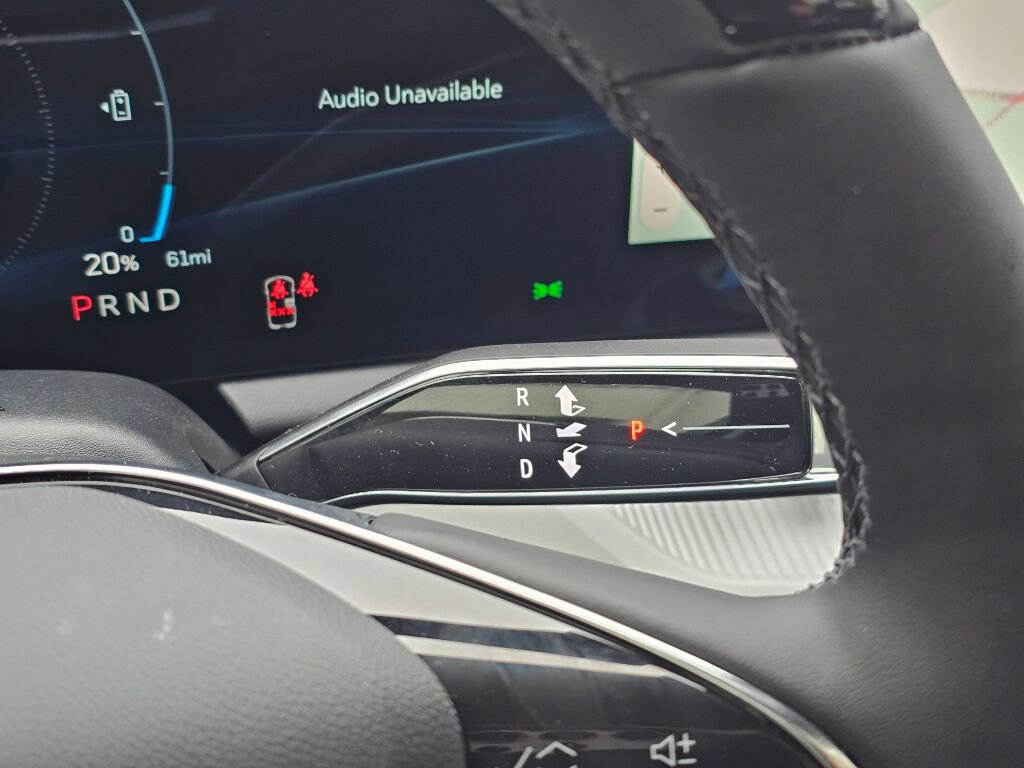 New 2026 Cadillac Optiq Luxury 2 image 38