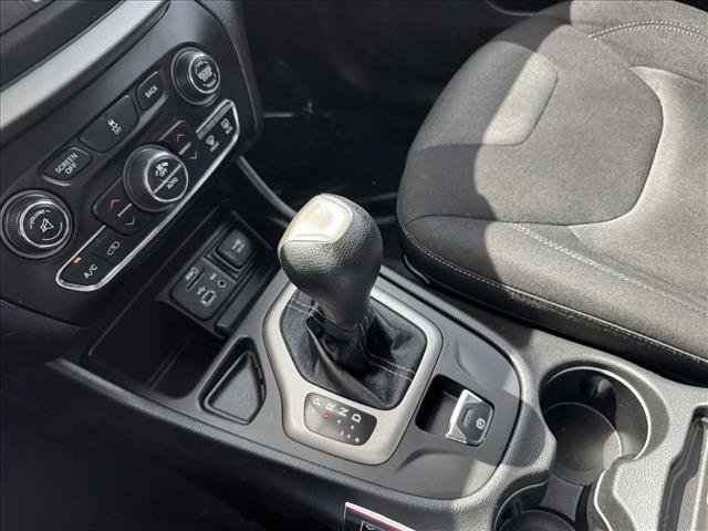 Used 2014 Jeep Cherokee Latitude w/ Comfort/Convenience Group FWD image 16