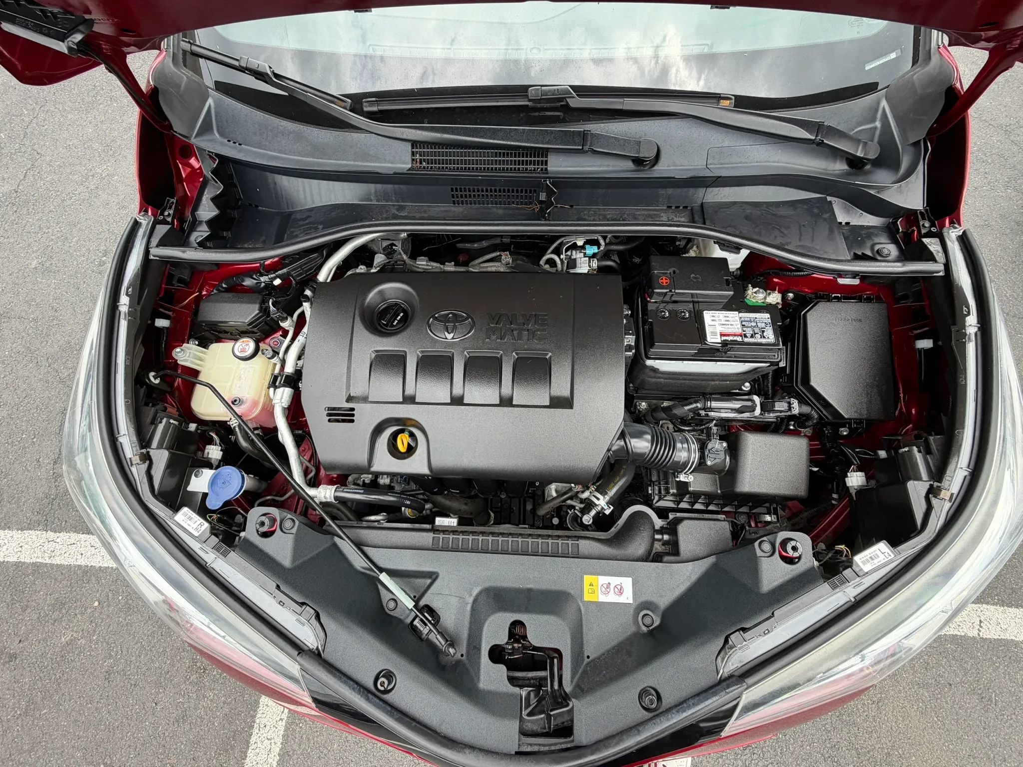 Used 2019 Toyota C-HR XLE FWD image 27