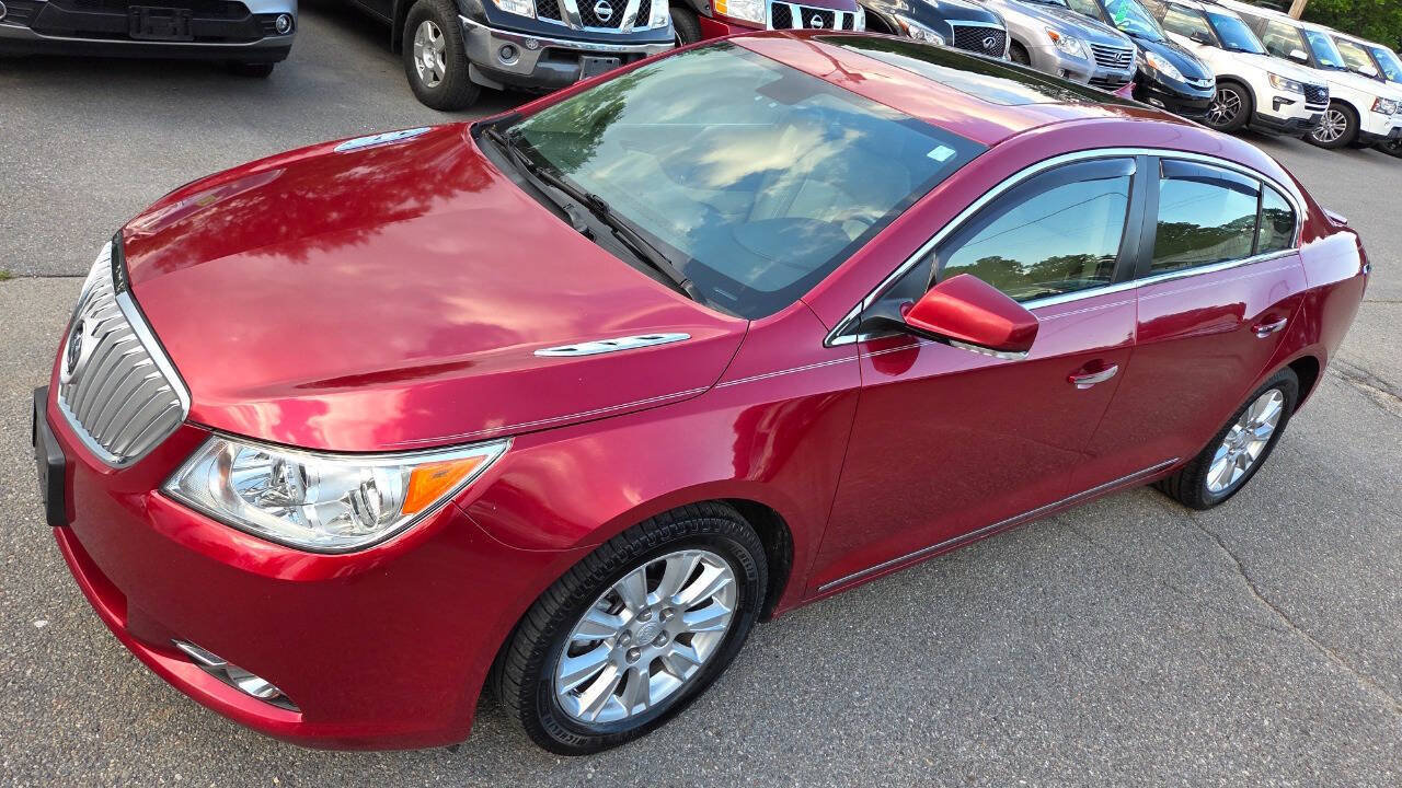 Used 2012 Buick LaCrosse Premium w/ Entertainment Package FWD image 5