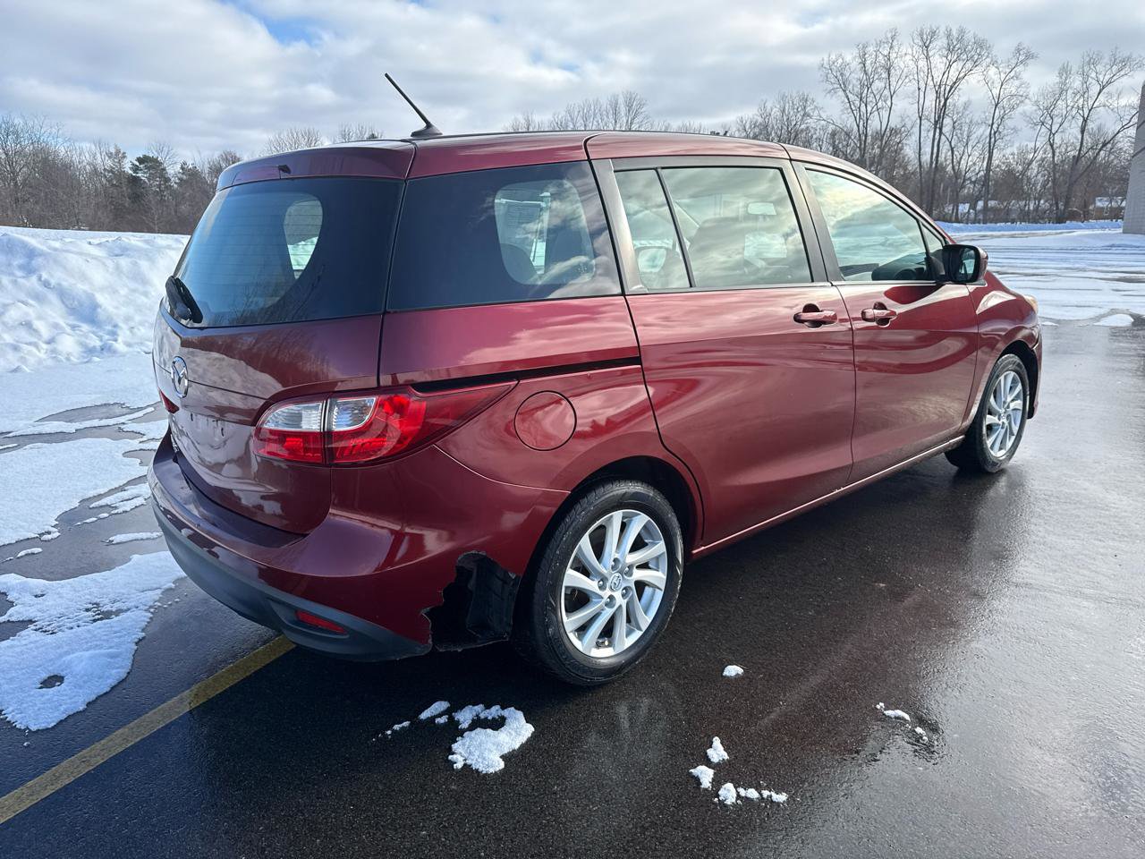 Used 2012 MAZDA MAZDA5 Sport image 5