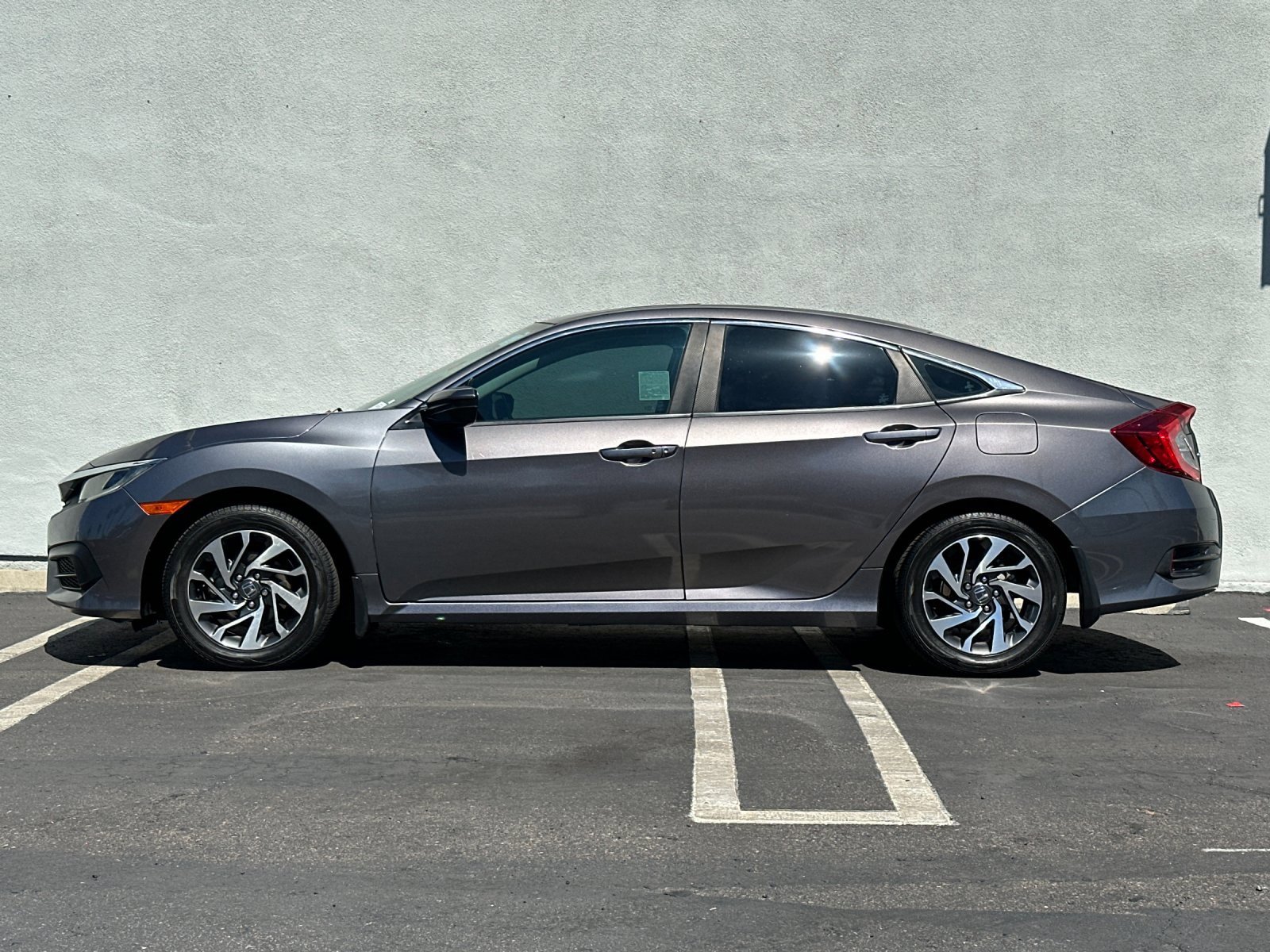 Used 2016 Honda Civic EX image 2