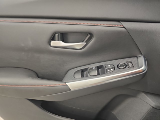 Used 2025 Nissan Sentra SR FWD image 31