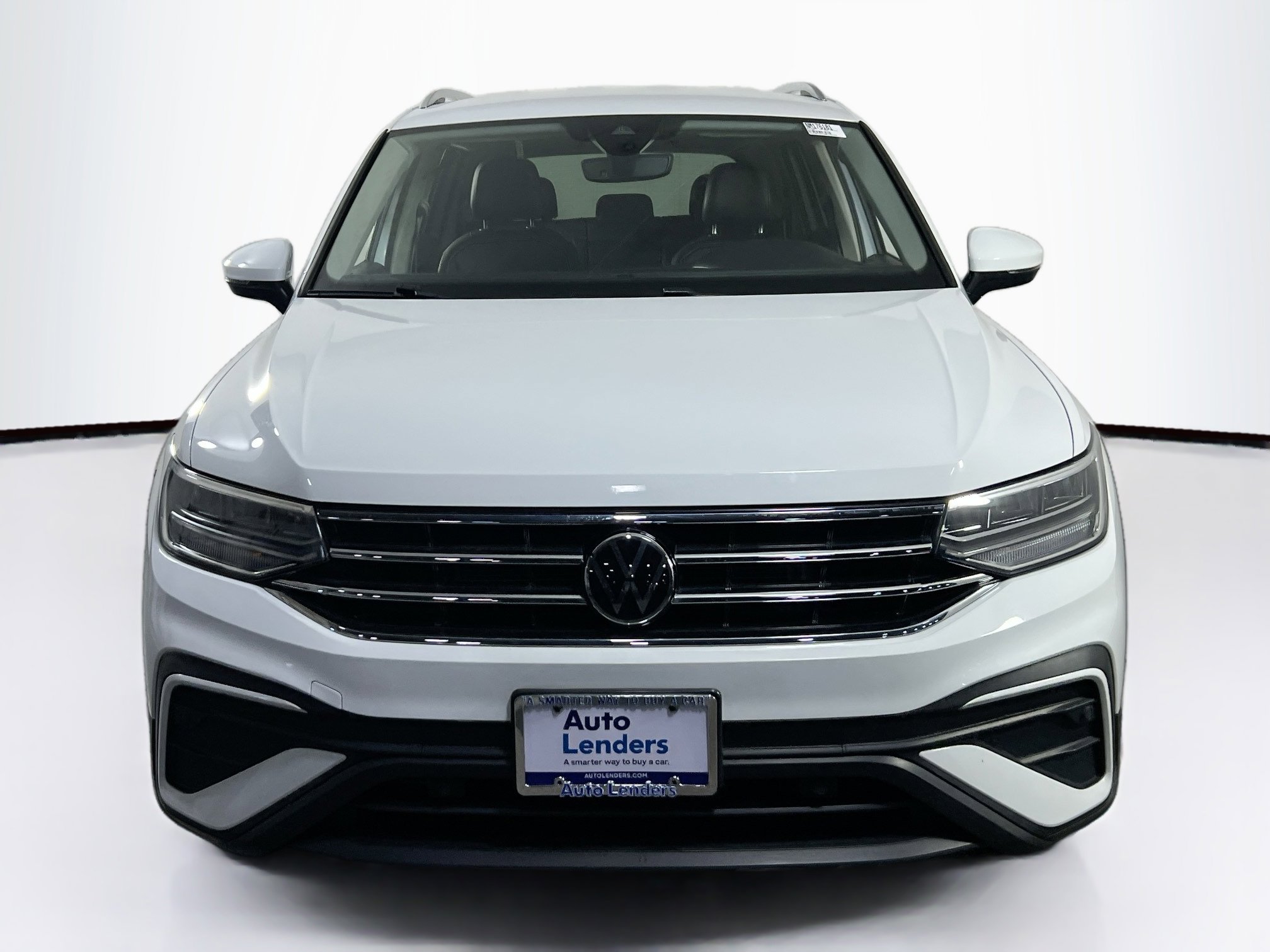 Used 2022 Volkswagen Tiguan SE image 2