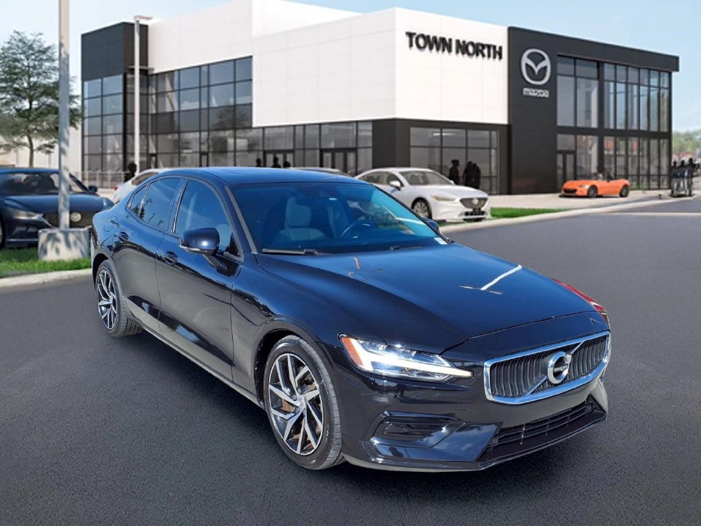 Used 2020 Volvo S60 T6 Momentum