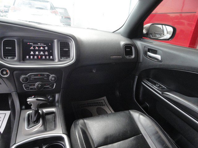 Used 2019 Dodge Charger SXT w/ Leather Interior Group image 17