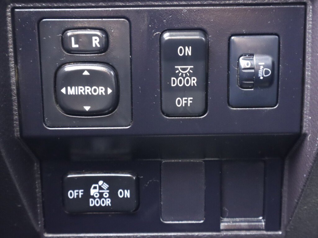 Used 2015 Toyota Tundra SR image 10