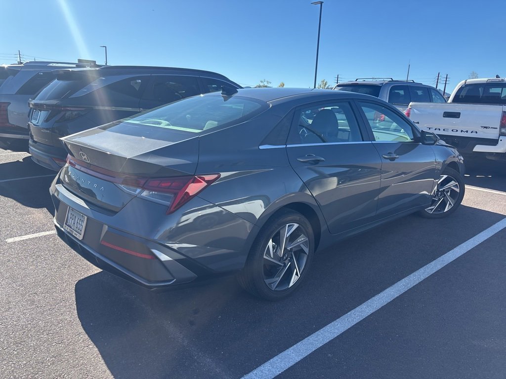 Certified 2024 Hyundai Elantra SEL w/ Convenience Package image 4