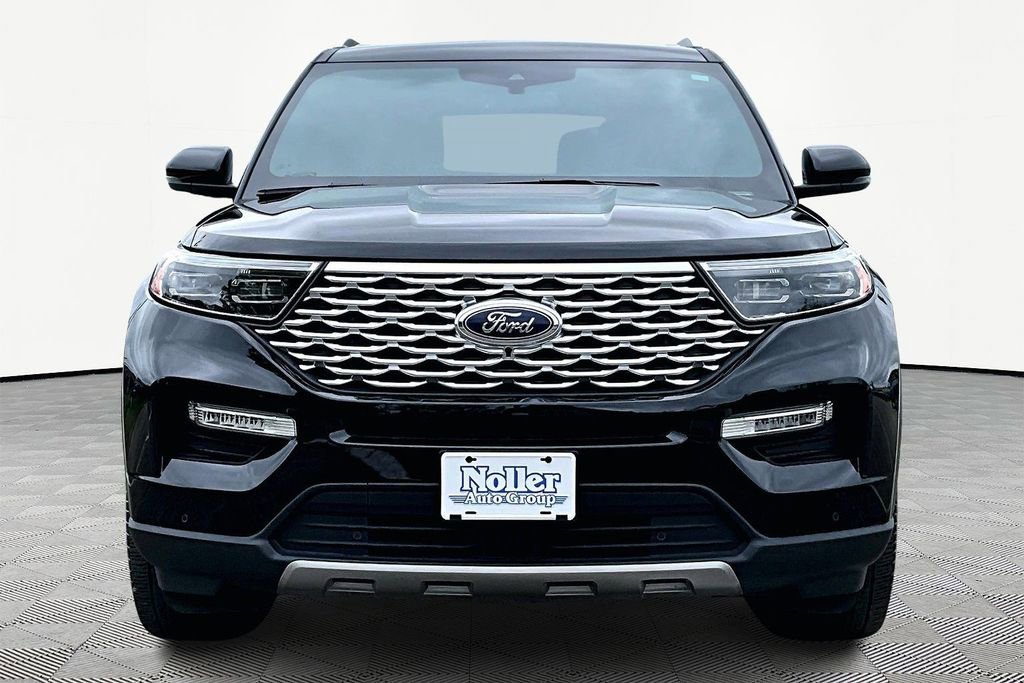 Certified 2023 Ford Explorer Platinum w/ Technology Package AWD/4WD image 3