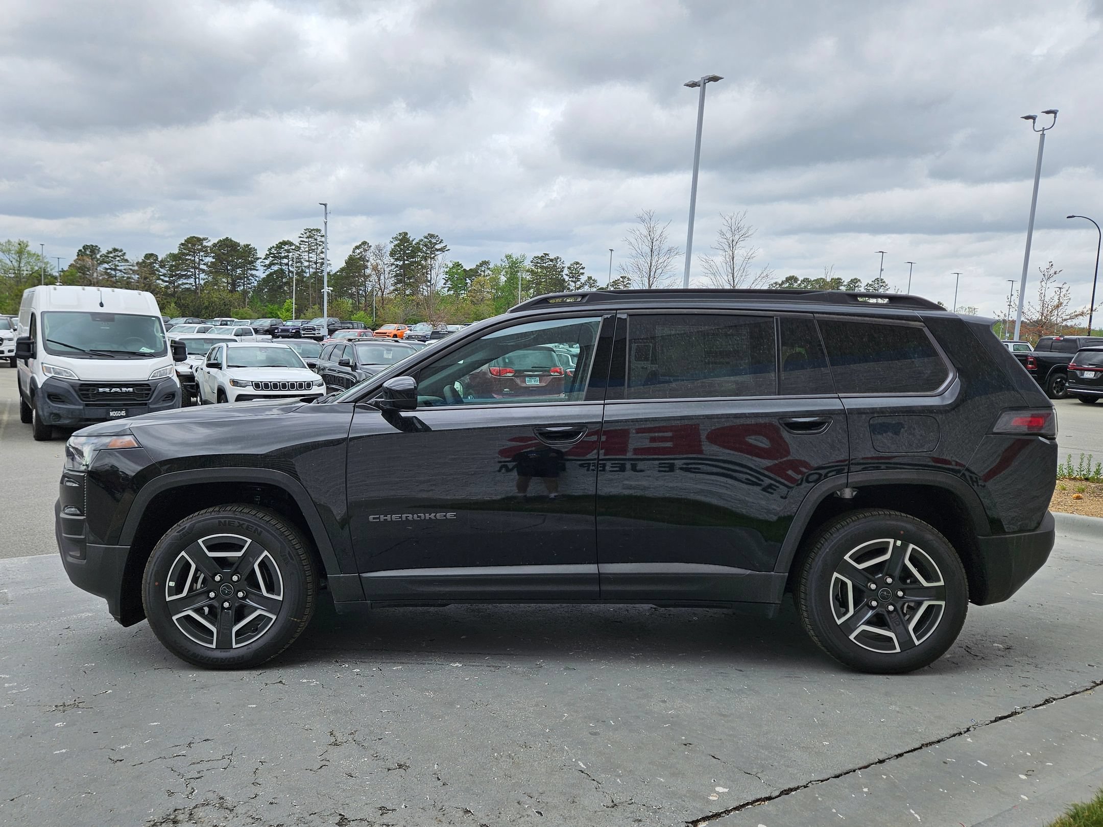 New 2026 Jeep Cherokee Laredo AWD/4WD image 4