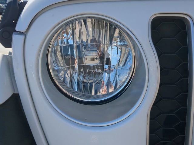 Used 2023 Jeep Gladiator Overland w/ Trailer Tow Package image 9
