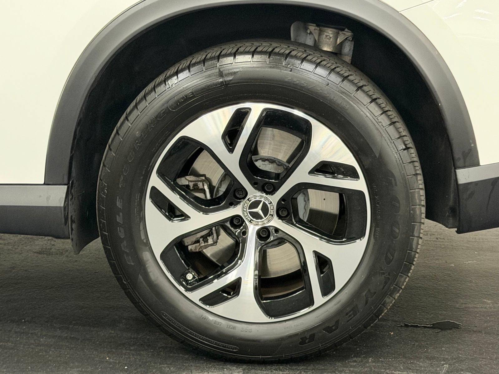Used 2025 Mercedes-Benz GLC 350e 4MATIC image 18