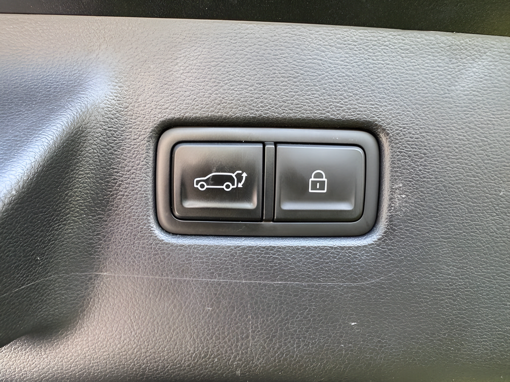 Used 2024 Hyundai Santa Fe SEL FWD image 11