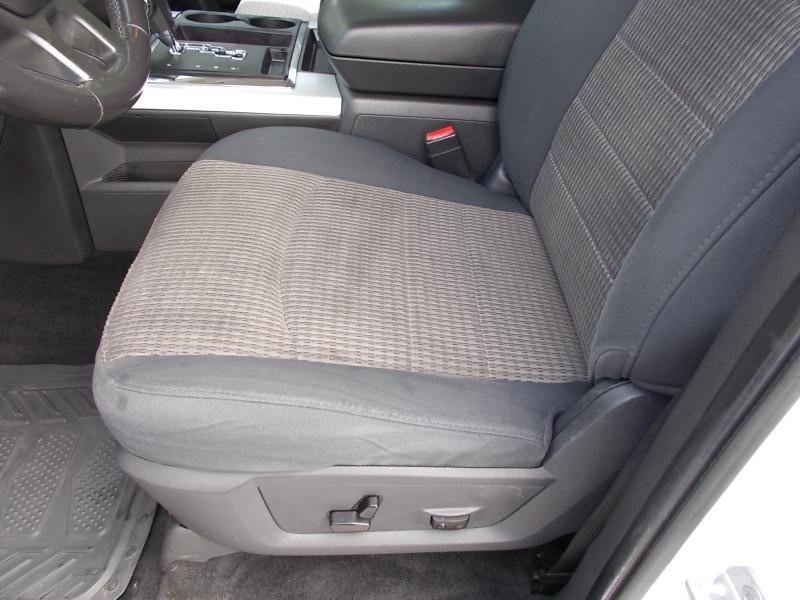 Used 2012 RAM 1500 Big Horn w/ Luxury Group image 28