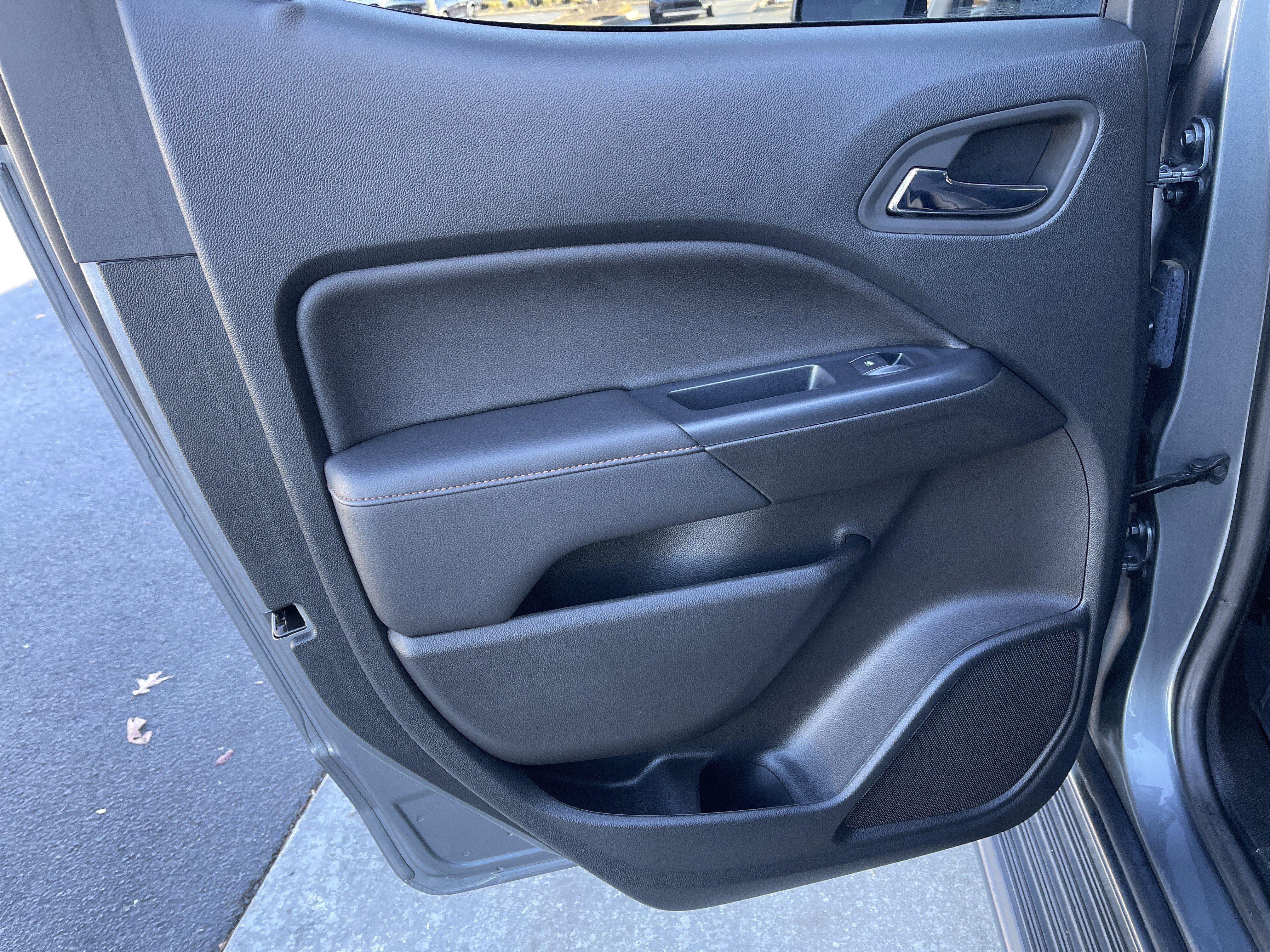 Used 2022 GMC Canyon AT4 image 27