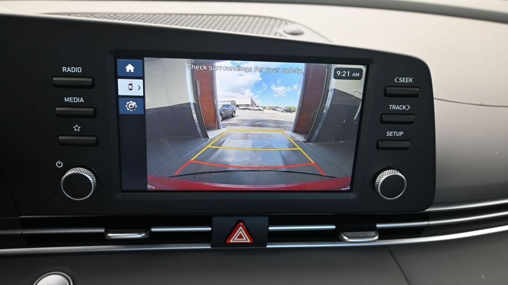 Used 2025 Hyundai Elantra Sport FWD image 31