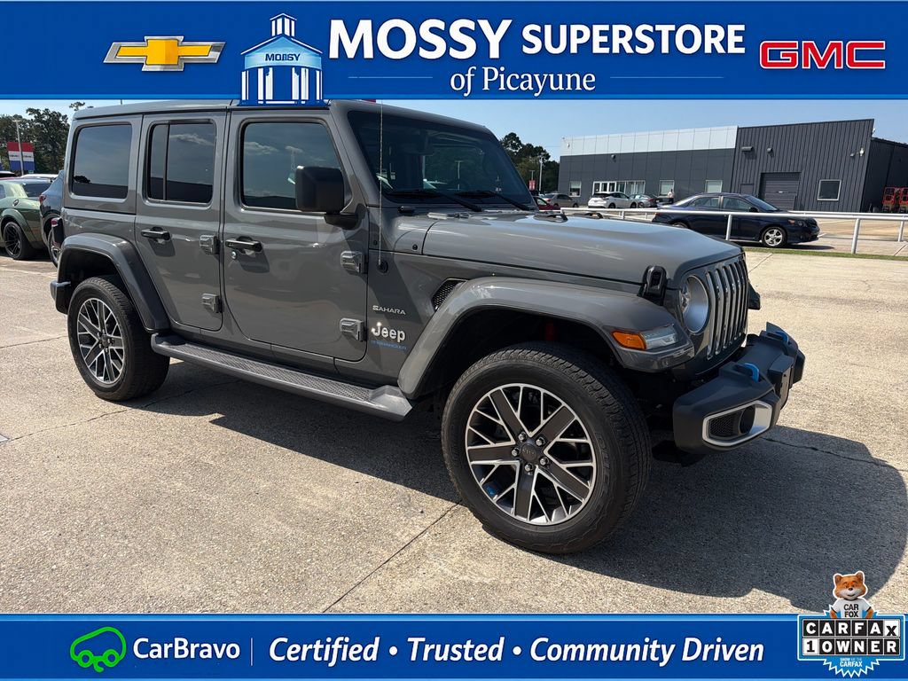 Used 2023 Jeep Wrangler Unlimited Sahara w/ Cold Weather Group AWD/4WD image 9